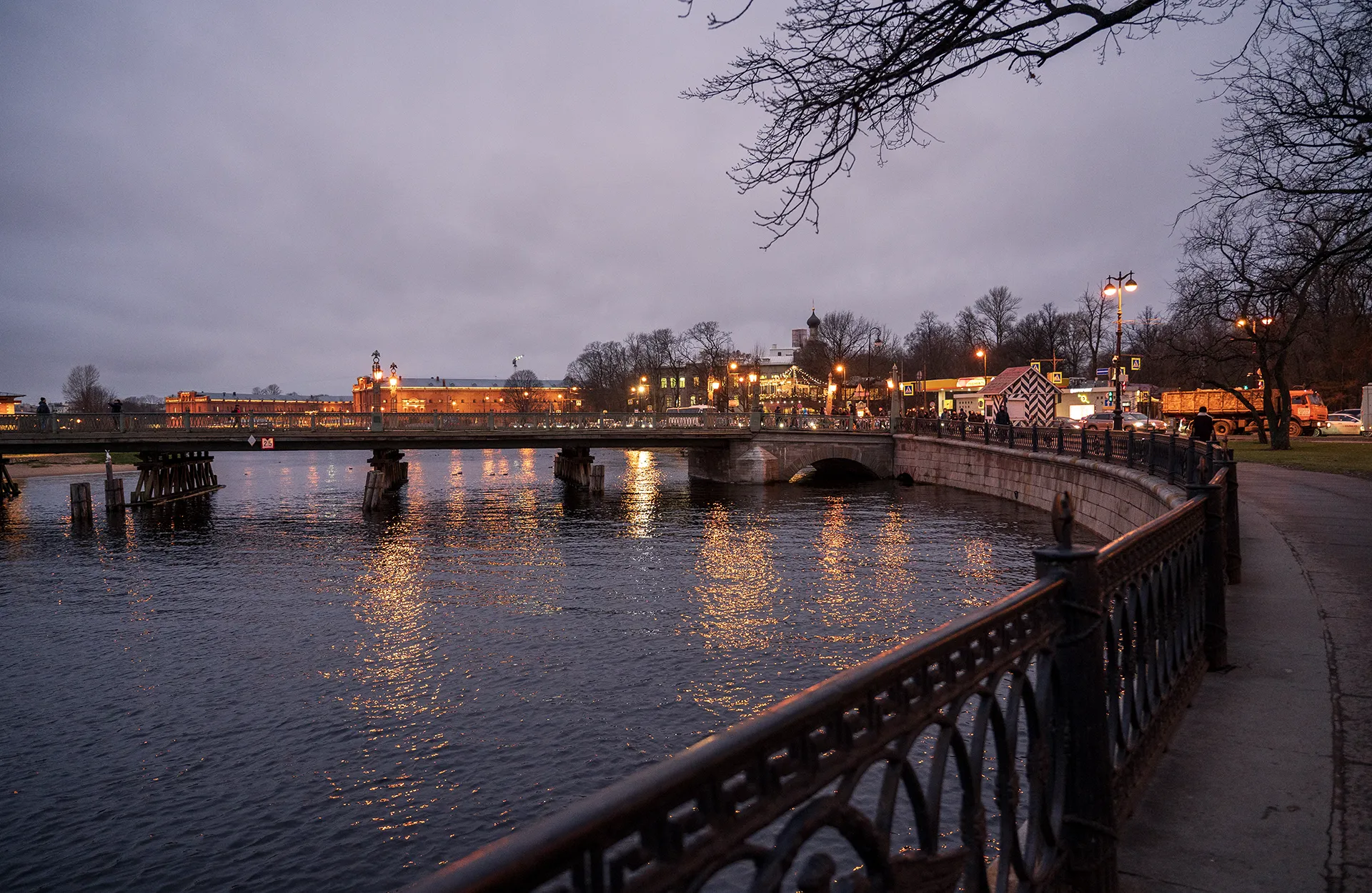 Кронверкский пролив. Вход в Петропавловку