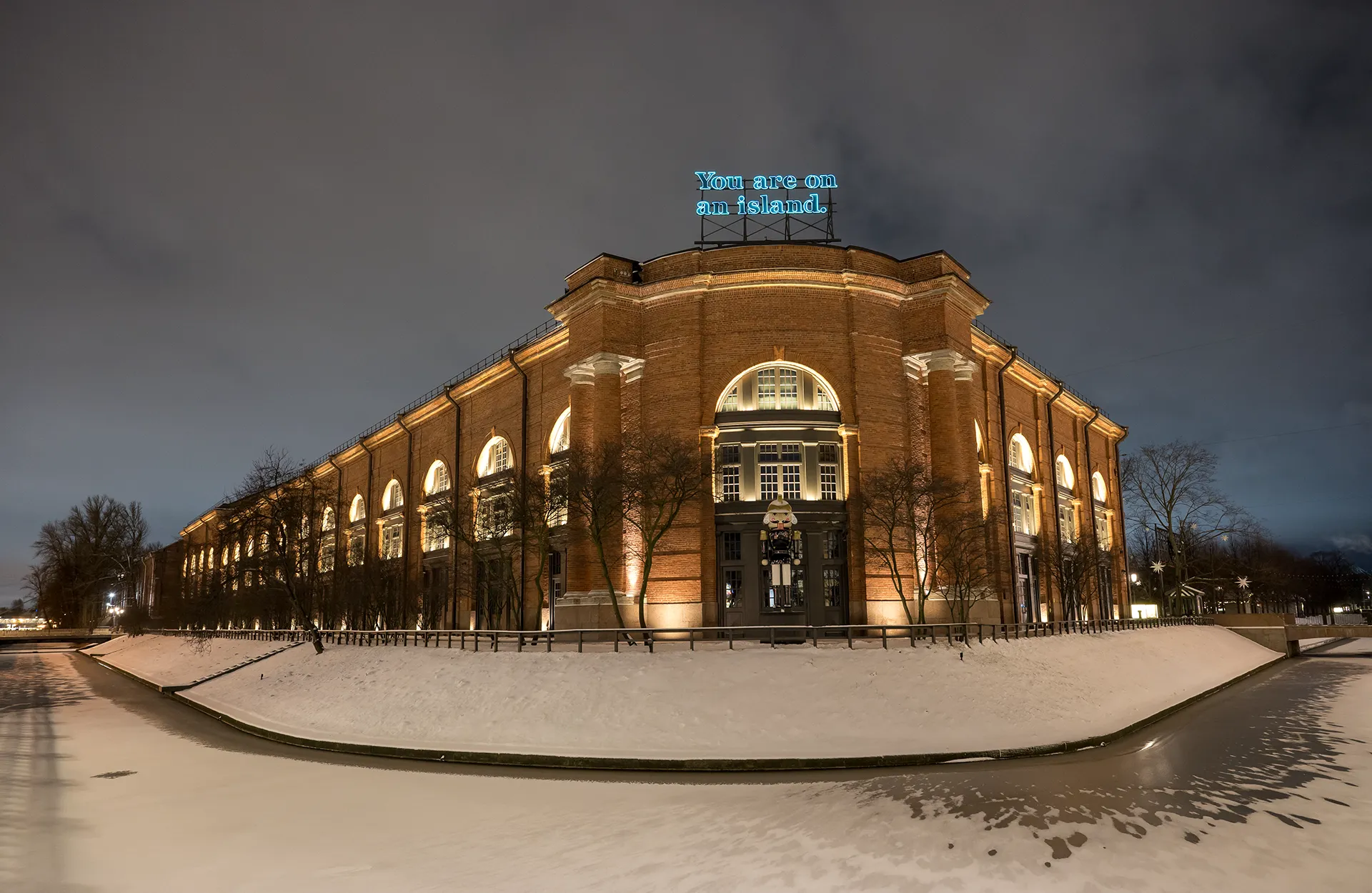 Новая Голландия ночью